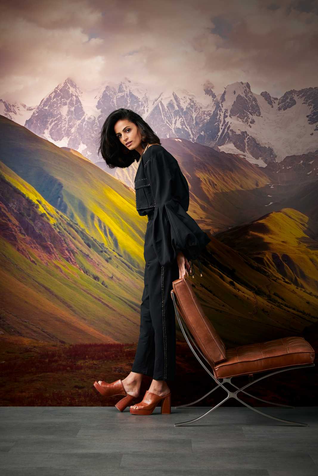 Livingwalls Vliestapete The Wall Berge 382571