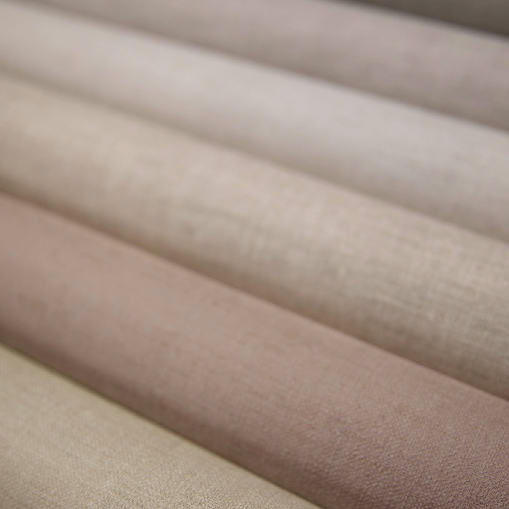 Hohenberger Vliestapete Artist Collage Uni Rose 27273